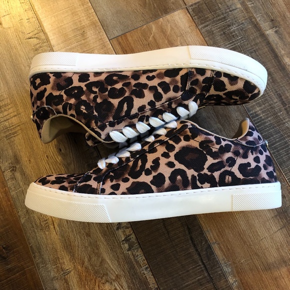 Steve Madden NWT Leopard Print Canvas Sneakers - Picture 2 of 15